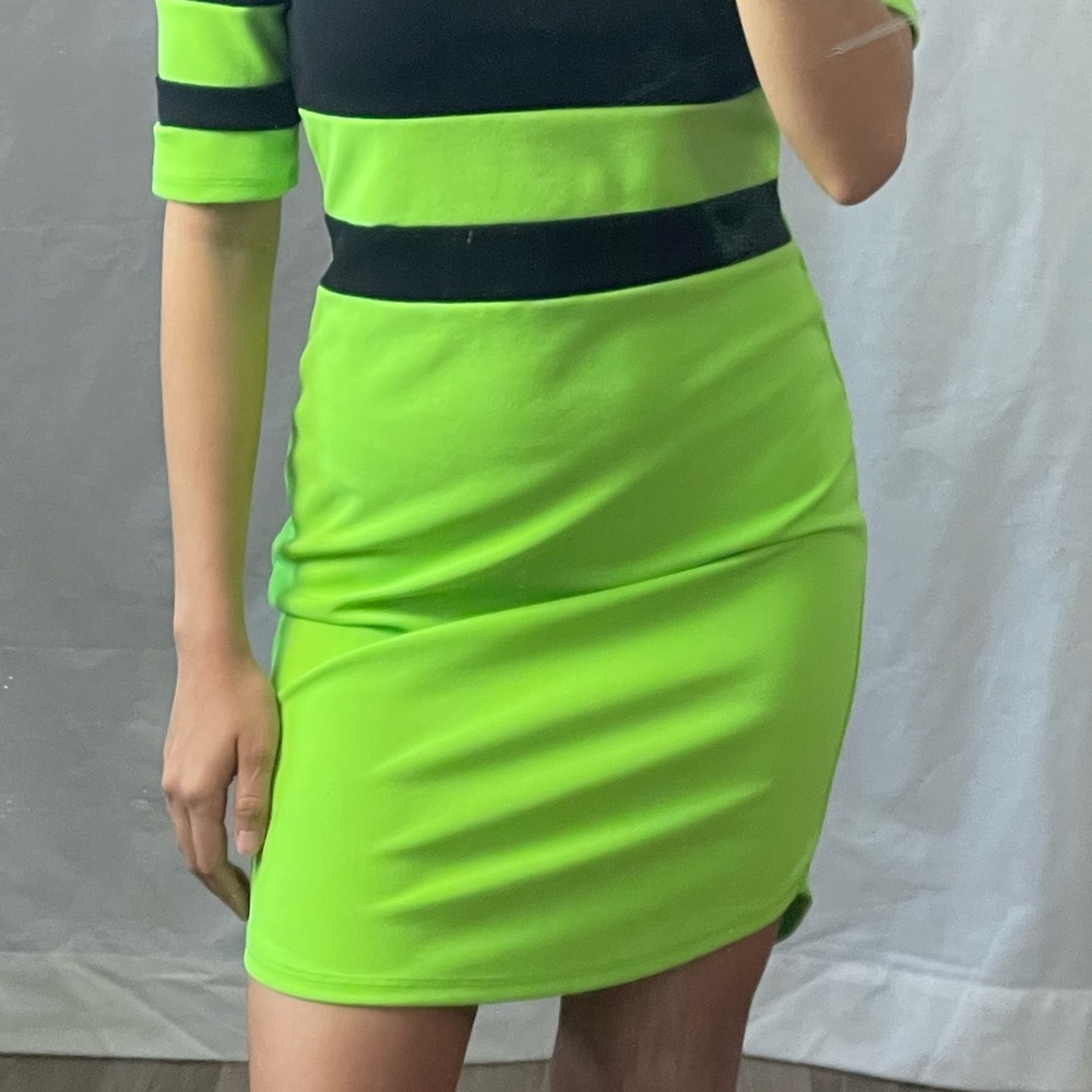 Dress - Picture 3 of 7
